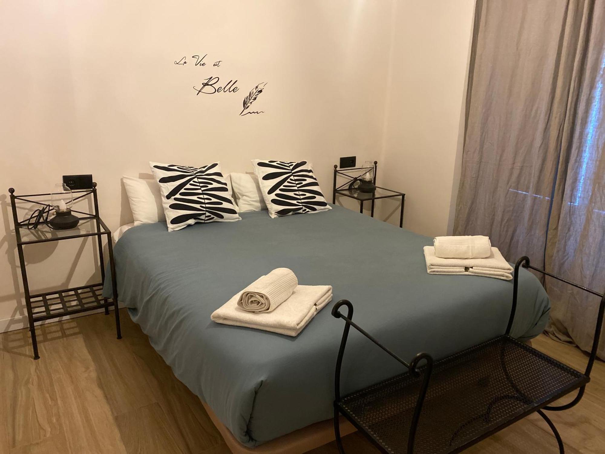 Apartamentos Mercado De Triana Севилья Экстерьер фото